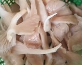 Foto langkah ke 1 dari resep Sop jamur.