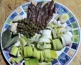 Foto del paso 2 de la receta Dorada en salsa de puerros, anchoas y alcaparras