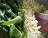 Foto langkah ke 2 dari resep Ramyeon Homemade.