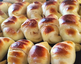Foto del paso 6 de la receta: Medialunas rellenas con membrillo y dulce de leche