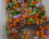 Foto langkah ke 3 dari resep 46. Acar Timun Wortel tanpa Cuka dari resep warisan keluarga.