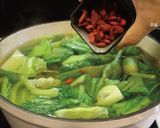 【老菜脯刈菜菜心排骨湯】小寒節氣燉湯，湯頭清爽順口的食譜步驟5照片