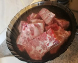Foto del paso 1 de la receta: Espinazo de cerdo con patata en sopa para toda familia