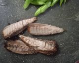 Foto langkah ke 1 dari resep Tongkol Buncis Kuah Santan Pedas.