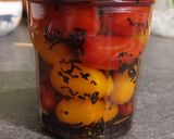 Une image de l'étape 5 de Pickles de tomates cerise au thé noir fruits de la passion et à la sauge.