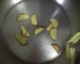 รูปขั้นตอนการทำที่ 1 ของ ต้มยำน่องไก่น้ำข้น