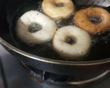 A picture of step 3 of Chocolate donuts.