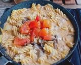 Foto langkah ke 4 dari resep Cream Soup Makaroni / Fusili Shitake Mushroom Bolognese Cheese.