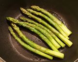 Une image de l'étape 8 de Cordon Bleu de Dinde et Asperges.