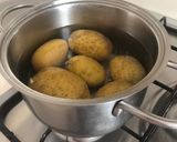 A picture of step 1 of Potato and Tuna Frittata.