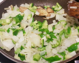Foto del paso 6 de la receta: Jaiba Azul Chili Crab Thai Style en salsa cremosa de huevo