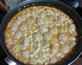 Foto del paso 7 de la receta: Guiso de judías blancas con albóndigas