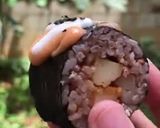 Foto langkah ke 7 dari resep SUSHI Nasi Merah 🍣✨.
