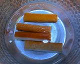 Foto langkah ke 4 dari resep Salmon Sushi Roll.