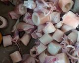 Foto langkah ke 1 dari resep Cumi asin saos padang simpel.