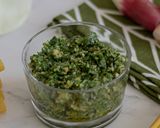 Une image de l'étape 7 de Pesto au fanes de radis.