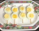 A picture of step 2 of Egg Pizza Stick.