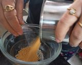 A picture of step 5 of Til gur ladoo.