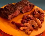 Foto del paso 12 de la receta: #LaCocinaNosUneMi bife de chorizo (entrecot en España) al vino rojo y frutos de estación