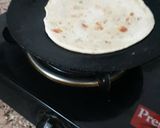 A picture of step 4 of Gajar Gobhi Khasta Parantha.