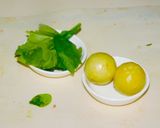 A picture of step 1 of Spinach plus Amla juice for healthy Glowing Skin and Hair.