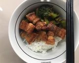 A picture of step 6 of Crispy Pork Rashers with Sticky jasmine rice.