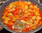 Foto del paso 8 de la receta: Bacalao con patatas y carlotas con tomate 😋😋😜