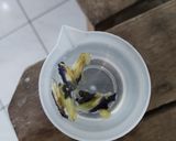Foto langkah ke 1 dari resep Wedang Telang Nipis Madu.