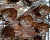 A picture of step 4 of Polpette in sugo - meatballs in a tomato sauce.