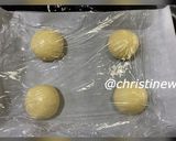 Foto langkah ke 2 dari resep Korean Cream Cheese Garlic Bread.