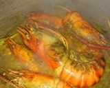 Foto langkah ke 3 dari resep Udang Bumbu Kuning Kering.