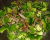 शिमला मिरचीचे बेसन (shimla mirchi besan recipe in marathi) रेसिपी स्टेप 2 फोटो 