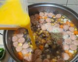 Foto langkah ke 4 dari resep Sup Telur Jagung.