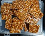 શીંગ ની ચીકી (Peanuts Chikki Recipe In Gujarati) રેસીપી સ્ટેપ5ફોટો
