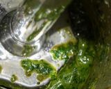 Foto del passaggio 2 della ricetta Orecchiette allo Sgombro con Crema di Prezzemolo ed Acciughe & Pomodorini Gialli