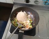 A picture of step 5 of Sukiyaki Sauce Fried Rice.