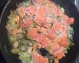 Foto del paso 1 de la receta: Espaguetis con salmón fresco y alcaparras