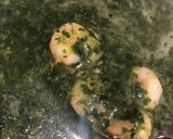 صورة لخطوة 3 من وصفة ملوخية بالجمبري 🍤