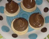 Foto del paso 2 de la receta: Conito de dulce de leche con nuez😋😋