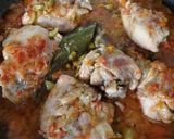 Foto del paso 5 de la receta Muslos de pollo con verduras y aceitunas