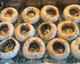 Foto del paso 1 de la receta: Champis rellenos con alioli gratén