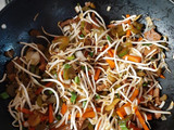 Tallarines con verduras salteadas