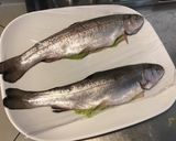 Une image de l'étape 3 de Truites saumonées grillées farcies au pesto herbes et ail.