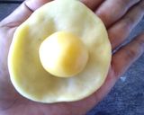 Foto langkah ke 3 dari resep Bolen Pisang Keju Praktis.