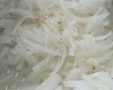 Foto del paso 3 de la receta: Hígado encebollado hasta para'los chamacos
