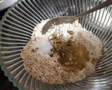 ओट्स पिज्जा मुफ्फीन (oats pizza muffins recipe in hindi) रेसिपी चरण 2 फोटो