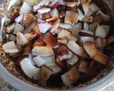 A picture of step 4 of Coconut+lasun chutney.