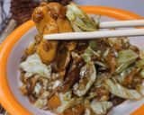 Foto langkah ke 4 dari resep Tumis Kol Ayam Sehat untuk Hari Gizi.