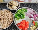 A picture of step 1 of Soyabean mushroom sabji.
