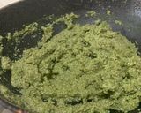A picture of step 3 of Palak Rava toast.